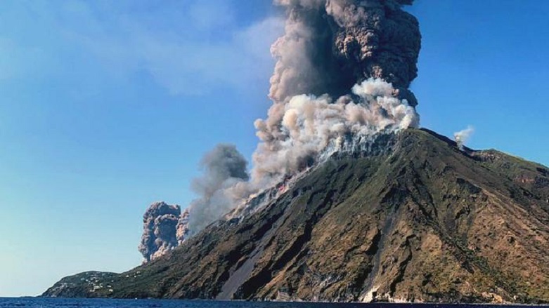 Stromboli Yanardağı yeniden faaliyete geçti